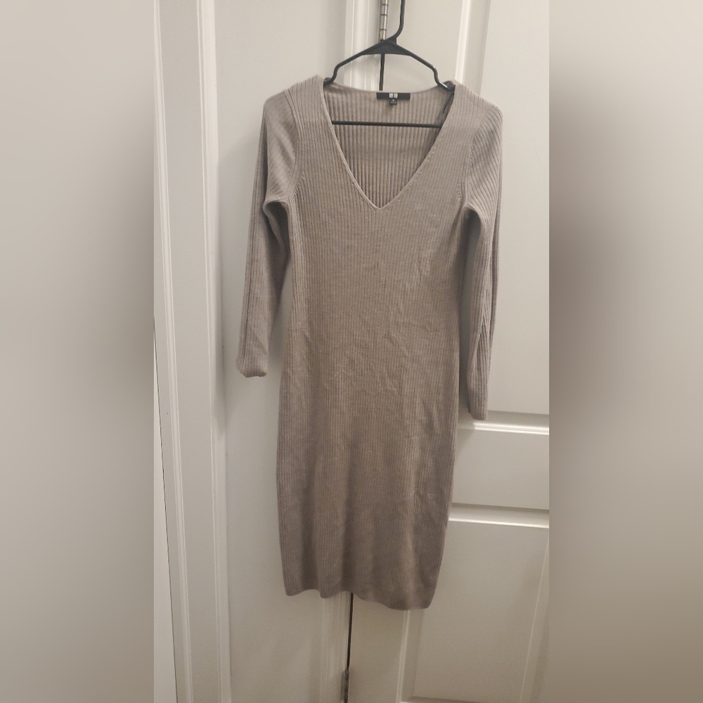 Uniqlo Ribbed V-Neck Long Sleeve Midi Dress - Taupe
